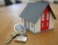 keychain small house with red door and grey roof