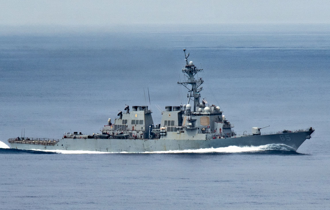 Power Failure Exposes a U.S. Navy Destroyer in the South China Sea